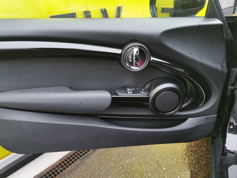 Image MINI MINI 3-PT. One 1.5 102 ch BVM6 Gps Bluetooth Clim Bi-zone Radar de stationnement Feux auto Régulateur/Limiteur 