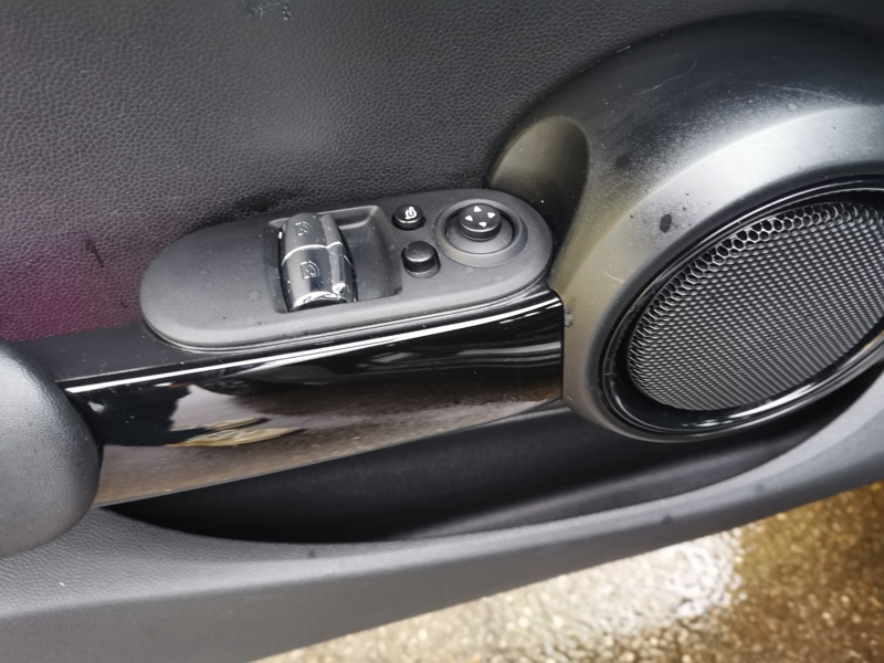 Image MINI MINI 3-PT. One 1.5 102 ch BVM6 Gps Bluetooth Clim Bi-zone Radar de stationnement Feux auto Régulateur/Limiteur 