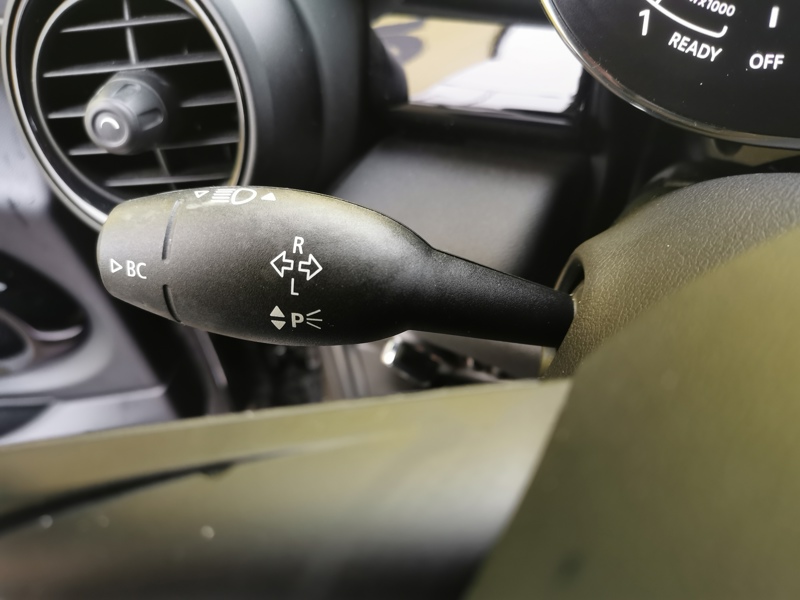 Image MINI MINI 3-PT. One 1.5 102 ch BVM6 Gps Bluetooth Clim Bi-zone Radar de stationnement Feux auto Régulateur/Limiteur 