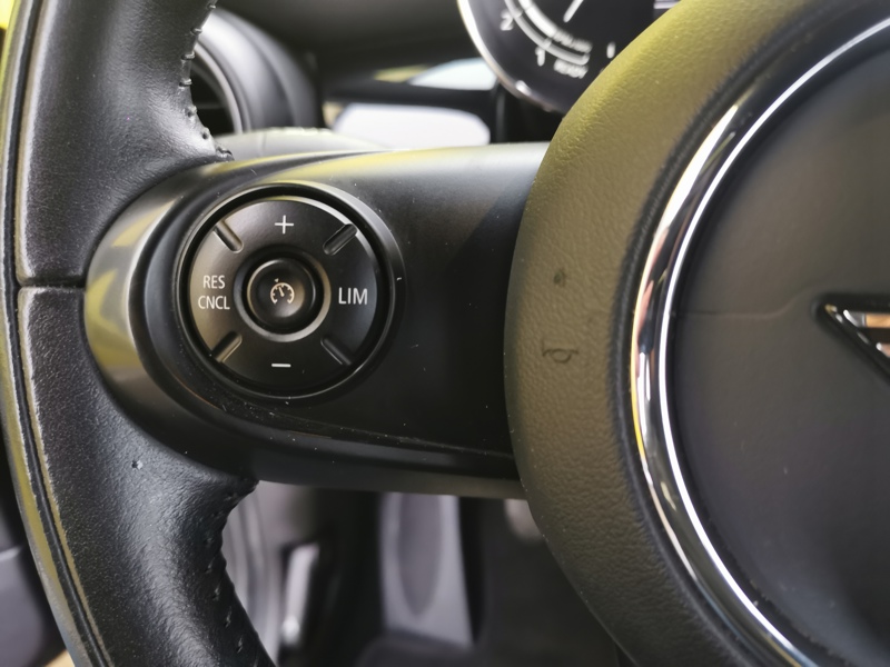 Image MINI MINI 3-PT. One 1.5 102 ch BVM6 Gps Bluetooth Clim Bi-zone Radar de stationnement Feux auto Régulateur/Limiteur 