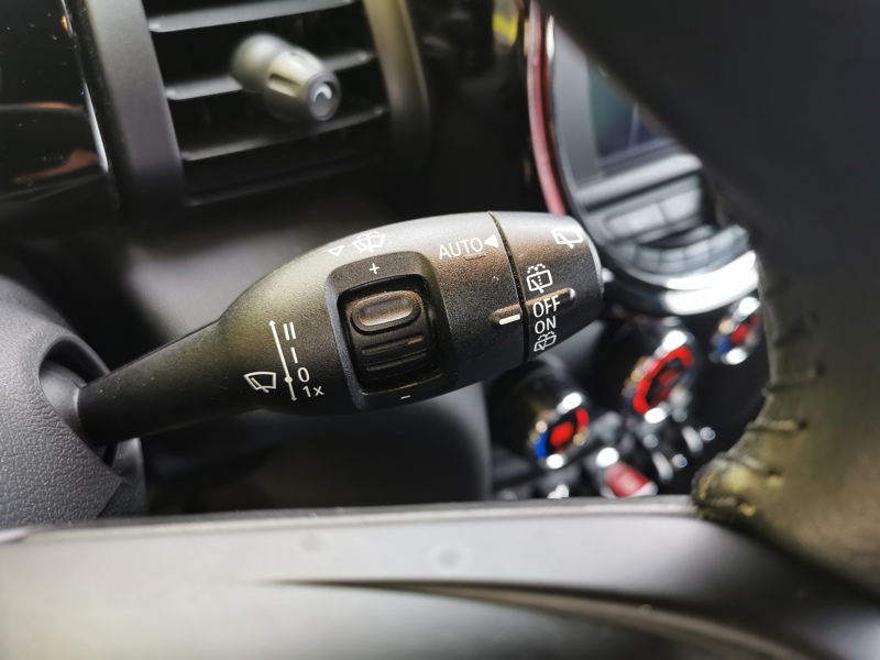 Image MINI MINI 3-PT. One 1.5 102 ch BVM6 Gps Bluetooth Clim Bi-zone Radar de stationnement Feux auto Régulateur/Limiteur 