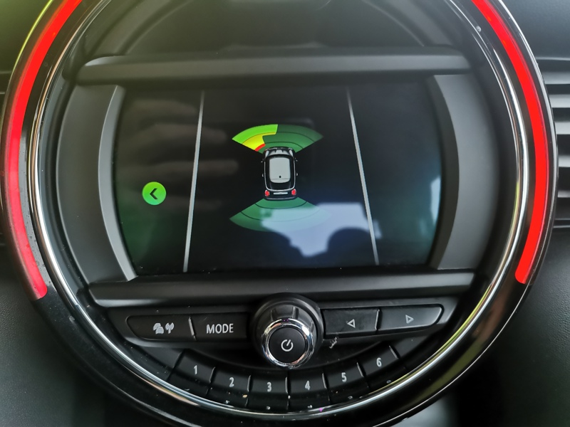 Image MINI MINI 3-PT. One 1.5 102 ch BVM6 Gps Bluetooth Clim Bi-zone Radar de stationnement Feux auto Régulateur/Limiteur 