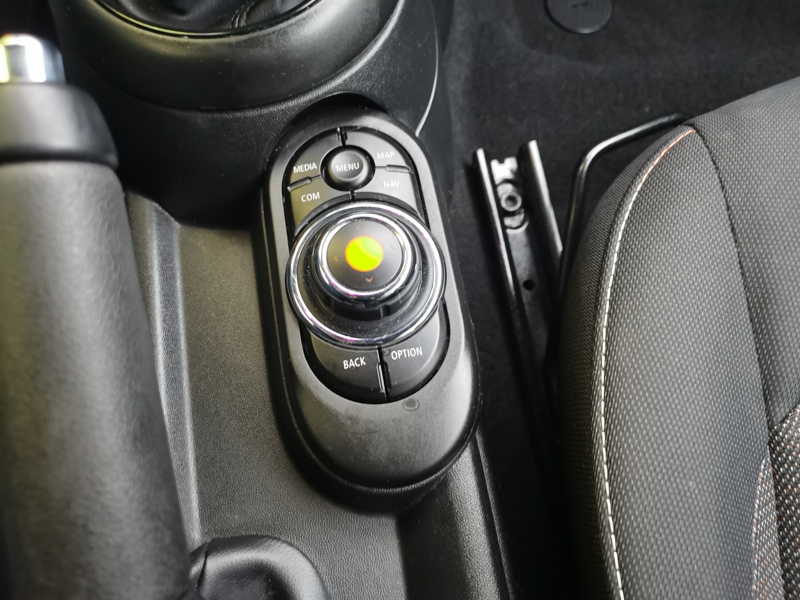 Image MINI MINI 3-PT. One 1.5 102 ch BVM6 Gps Bluetooth Clim Bi-zone Radar de stationnement Feux auto Régulateur/Limiteur 