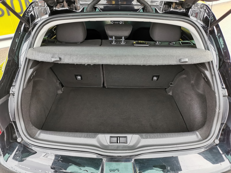 Image Renault MEGANE IV BERLINE 5 PTES. Intens 1.2 TCE 130 ch BVM6 Caméra Régulateur/Limiteur GPS Bluetooth Feux auto  