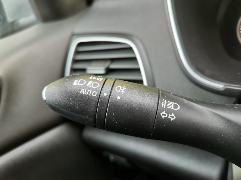 Image Renault MEGANE IV BERLINE 5 PTES. Intens 1.2 TCE 130 ch BVM6 Caméra Régulateur/Limiteur GPS Bluetooth Feux auto  