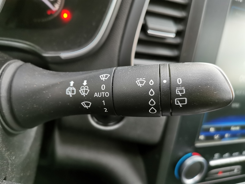 Image Renault MEGANE IV BERLINE 5 PTES. Intens 1.2 TCE 130 ch BVM6 Caméra Régulateur/Limiteur GPS Bluetooth Feux auto  