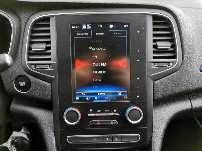 Image Renault MEGANE IV BERLINE 5 PTES. Intens 1.2 TCE 130 ch BVM6 Caméra Régulateur/Limiteur GPS Bluetooth Feux auto  