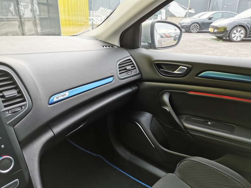 Image Renault MEGANE IV BERLINE 5 PTES. Intens 1.2 TCE 130 ch BVM6 Caméra Régulateur/Limiteur GPS Bluetooth Feux auto  