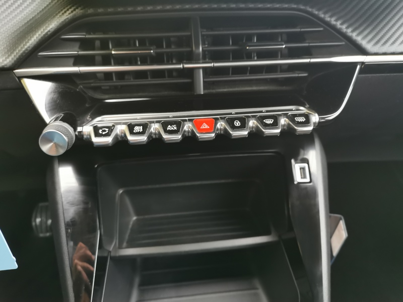 Image Peugeot 2008 Active 1.5 BlueHDI 110 ch BVM6 Régulateur/Limiteur Clim Bluetooth Apple Carplay Caméra Android auto 