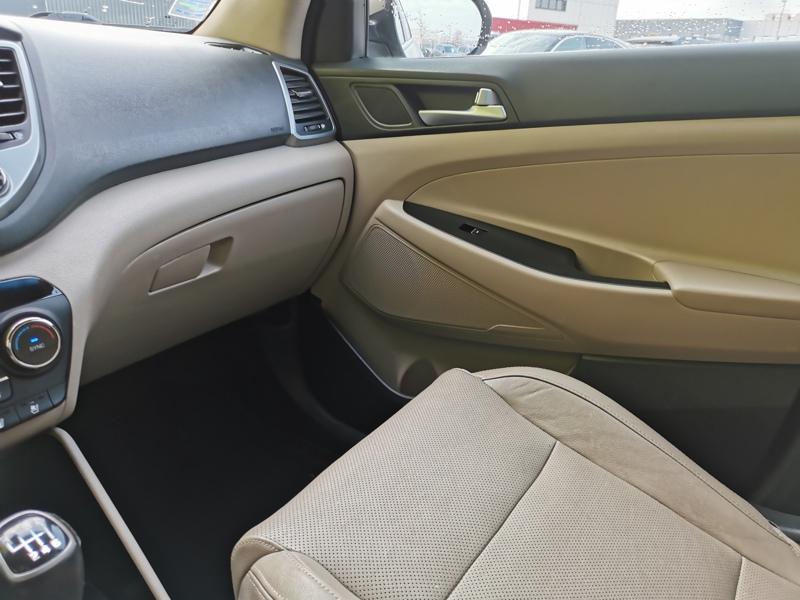 Image Hyundai TUCSON Executive 4WD 2.0 CRDI 136 ch BVM6 Siège chauffant/ventilé Volant chauffant Caméra Coffre électrique