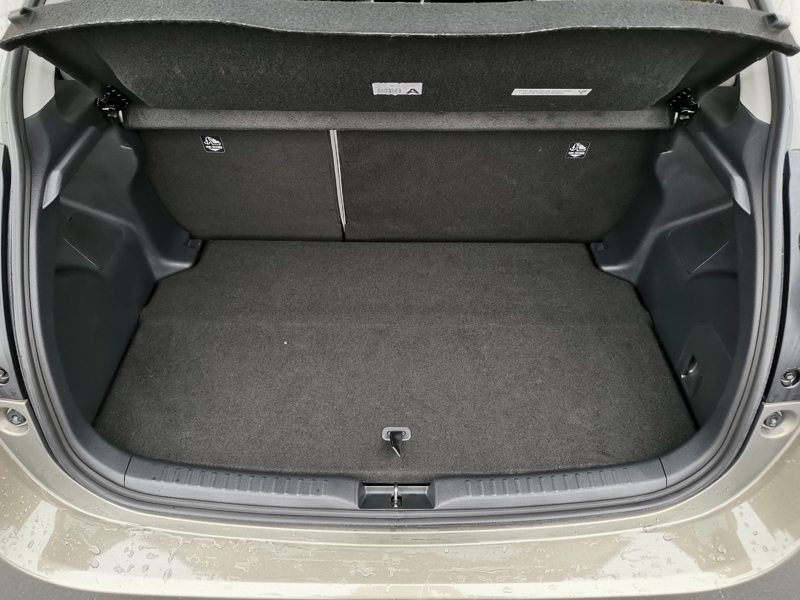 Image Toyota YARIS Hybrid Iconic 1.5 Dual VVT-i 116 ch  Siège chauffant Caméra Bluetooth Régulateur/Limiteur Clim Bi-zo