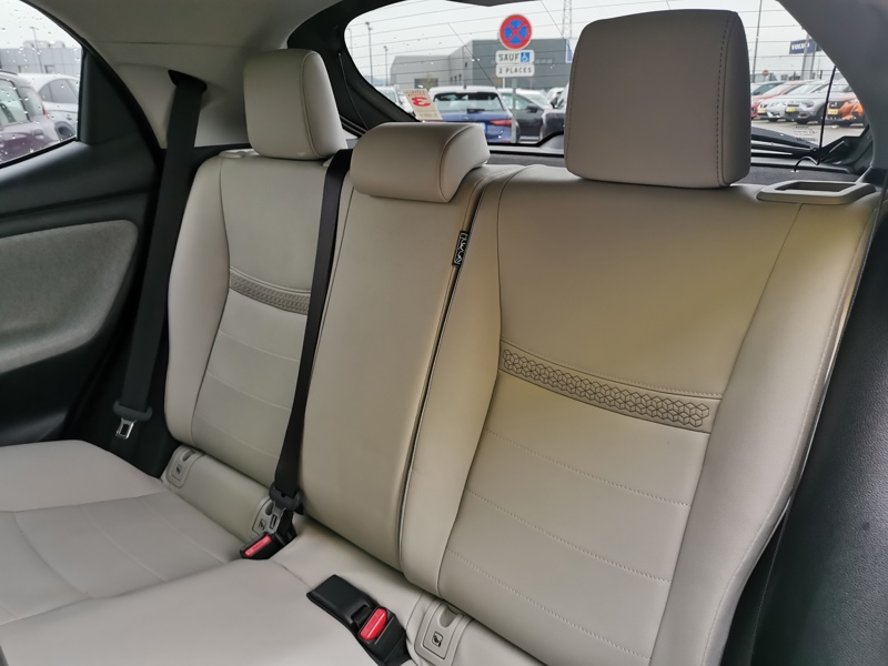 Image Toyota YARIS Hybrid Iconic 1.5 Dual VVT-i 116 ch  Siège chauffant Caméra Bluetooth Régulateur/Limiteur Clim Bi-zo