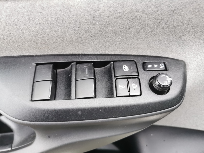 Image Toyota YARIS Hybrid Iconic 1.5 Dual VVT-i 116 ch  Siège chauffant Caméra Bluetooth Régulateur/Limiteur Clim Bi-zo