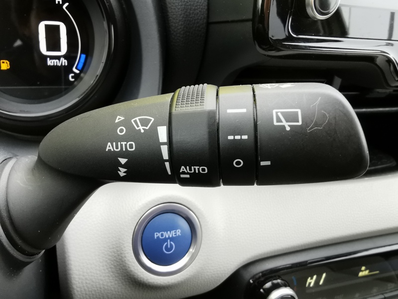 Image Toyota YARIS Hybrid Iconic 1.5 Dual VVT-i 116 ch  Siège chauffant Caméra Bluetooth Régulateur/Limiteur Clim Bi-zo