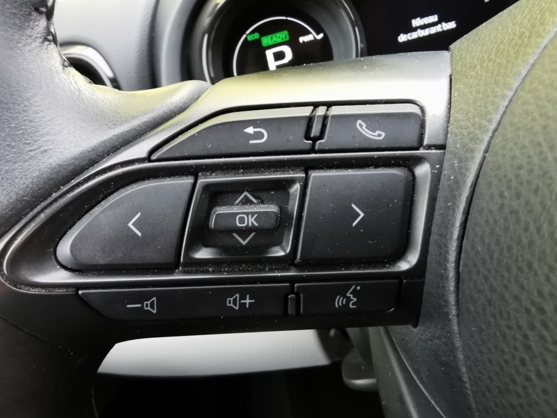 Image Toyota YARIS Hybrid Iconic 1.5 Dual VVT-i 116 ch  Siège chauffant Caméra Bluetooth Régulateur/Limiteur Clim Bi-zo