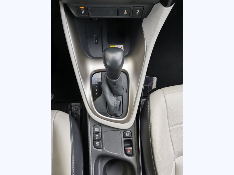 Image Toyota YARIS Hybrid Iconic 1.5 Dual VVT-i 116 ch  Siège chauffant Caméra Bluetooth Régulateur/Limiteur Clim Bi-zo