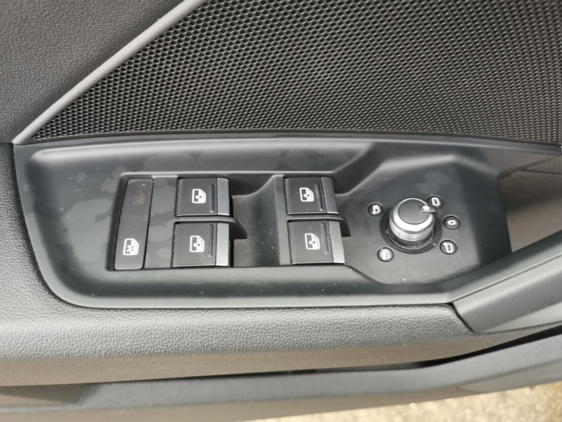 Image Audi A3 SPORTBACK 35 TFSI Design Luxe 150 ch S-tronic7 Mild-Hybrid Régulateur/Limiteur Caméra Bluetooth Gps Clim Bi-zo