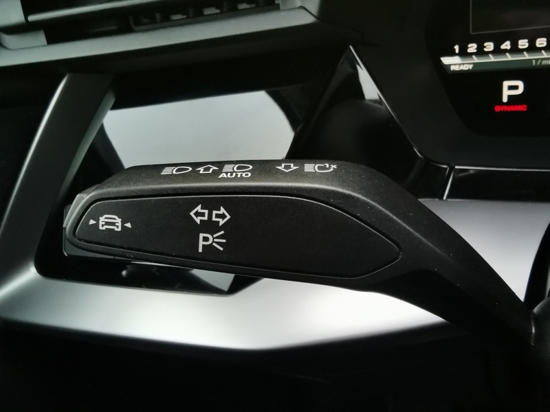 Image Audi A3 SPORTBACK 35 TFSI Design Luxe 150 ch S-tronic7 Mild-Hybrid Régulateur/Limiteur Caméra Bluetooth Gps Clim Bi-zo