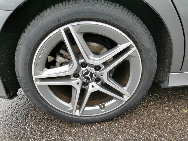 Image Mercedes-Benz CLASSE A 180 d Berline AMG Line 116 ch  Siège chauffant Toit ouvrant Attelage Caméra Gps Bluetooth Régulateur