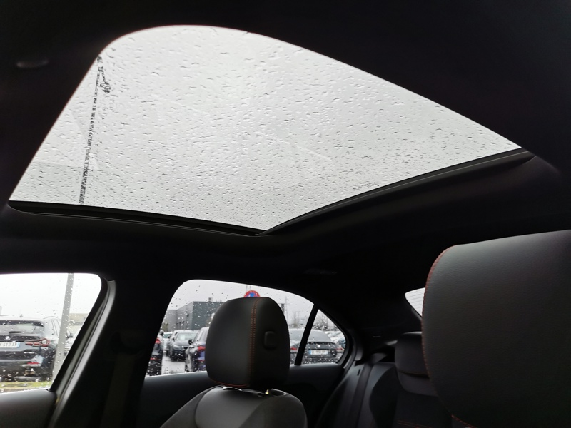 Image Mercedes-Benz CLASSE A 180 d Berline AMG Line 116 ch  Siège chauffant Toit ouvrant Attelage Caméra Gps Bluetooth Régulateur