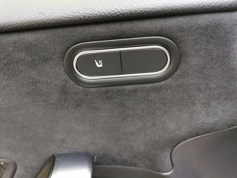 Image Mercedes-Benz CLASSE A 180 d Berline AMG Line 116 ch  Siège chauffant Toit ouvrant Attelage Caméra Gps Bluetooth Régulateur