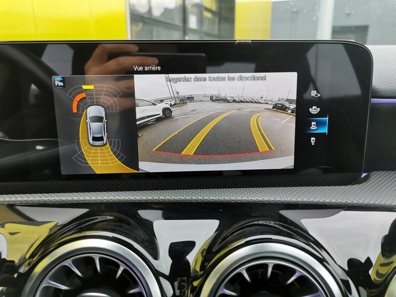 Image Mercedes-Benz CLASSE A 180 d Berline AMG Line 116 ch  Siège chauffant Toit ouvrant Attelage Caméra Gps Bluetooth Régulateur