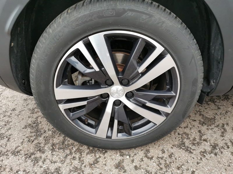 Image Peugeot 3008 II Allure 1.5 BlueHDI 130 ch EAT8 Régulateur/Limiteur Gps Bluetooth Caméra Démarrage ss clé Clim Bi-zon