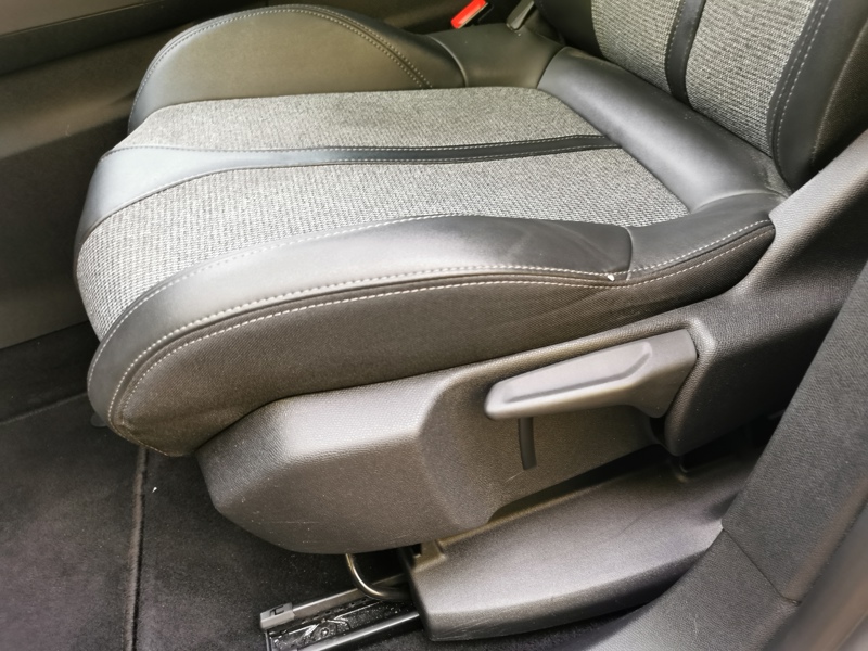 Image Peugeot 3008 II Allure 1.5 BlueHDI 130 ch EAT8 Régulateur/Limiteur Gps Bluetooth Caméra Démarrage ss clé Clim Bi-zon