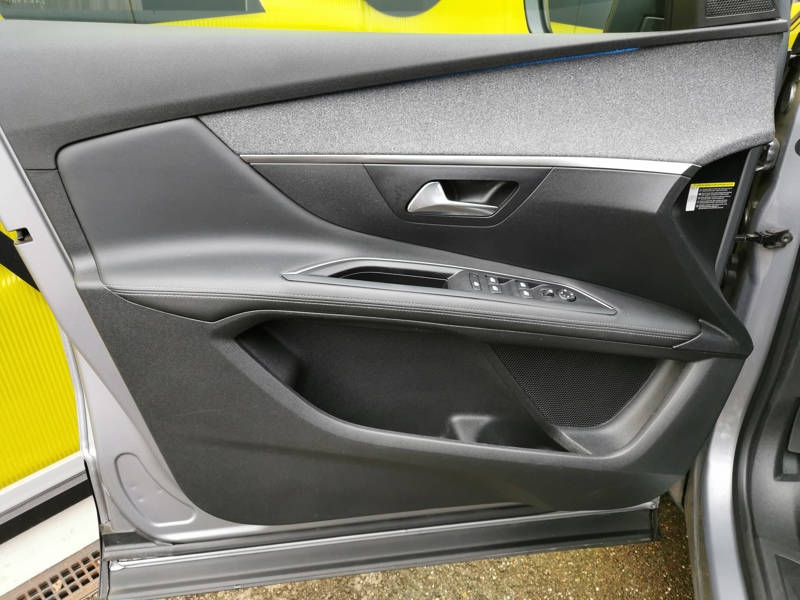 Image Peugeot 3008 II Allure 1.5 BlueHDI 130 ch EAT8 Régulateur/Limiteur Gps Bluetooth Caméra Démarrage ss clé Clim Bi-zon