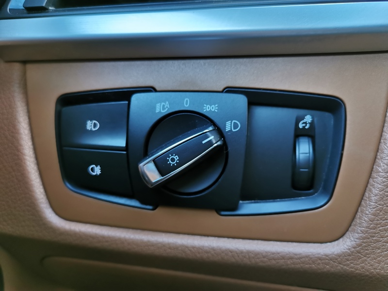 Image BMW 4 CABRIOLET 420 d Luxury Line 190 ch BVA Siège électrique à mémoire chauffant Gps Bluetooth Caméra 360 Feux auto