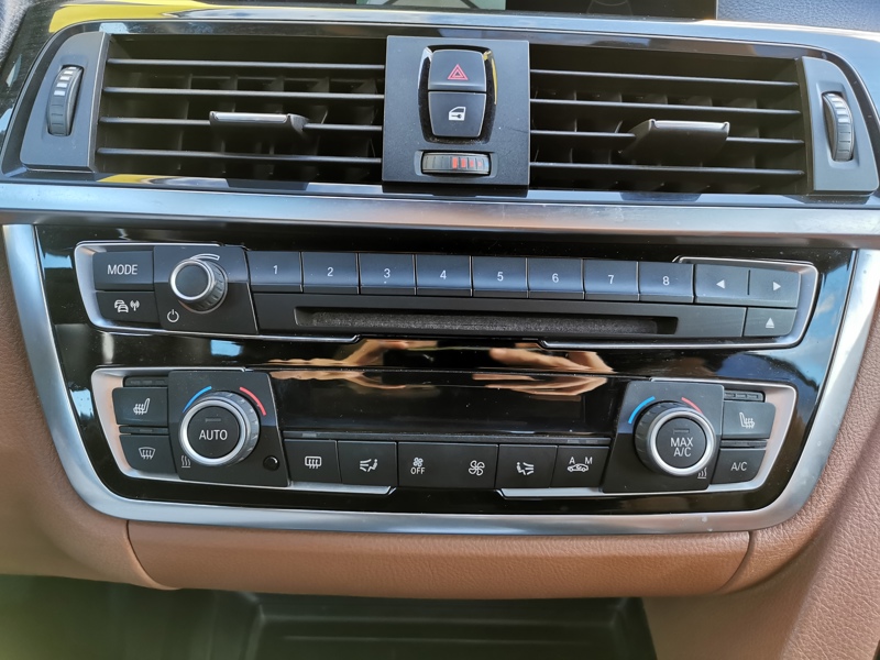 Image BMW 4 CABRIOLET 420 d Luxury Line 190 ch BVA Siège électrique à mémoire chauffant Gps Bluetooth Caméra 360 Feux auto