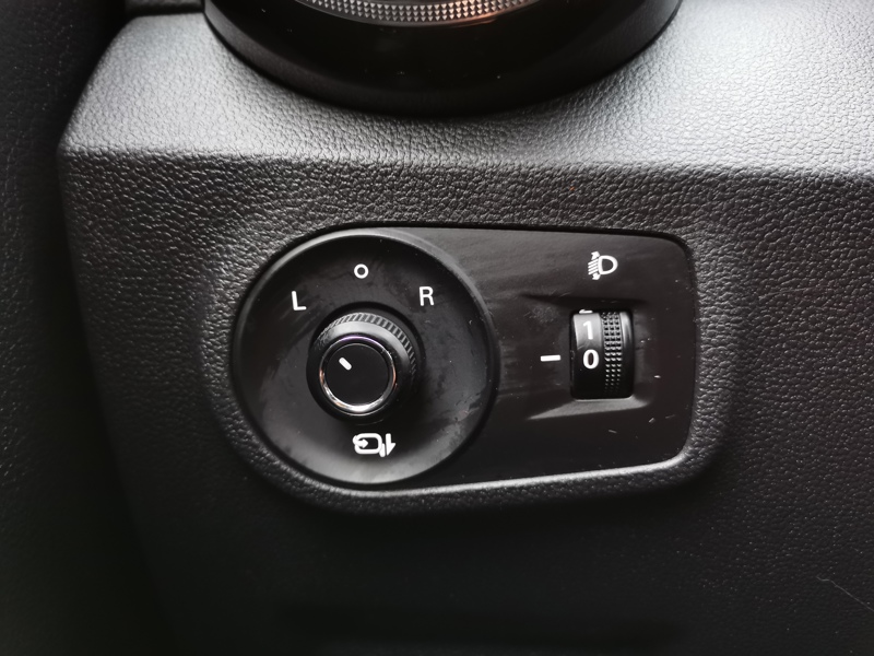 Image MG ZS EV Luxury 143 ch BVA Siège chauffant Toit ouvrant Caméra Régulateur Gps Bluetooth Apple Carplay Clim au