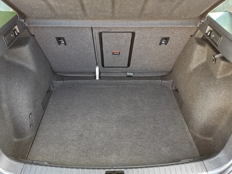 Image Seat ATECA Urban 1.0 TSI 116 ch BMV6  Full Link Gps Bluetooth Clim Bi-zone Caméra Feux auto  