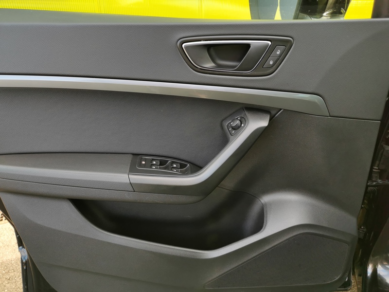 Image Seat ATECA Urban 1.0 TSI 116 ch BMV6  Full Link Gps Bluetooth Clim Bi-zone Caméra Feux auto  