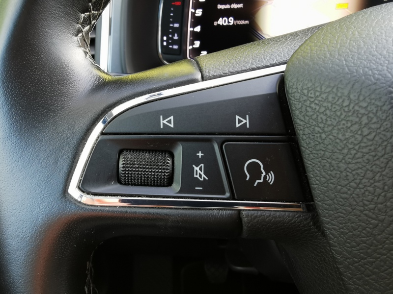 Image Seat ATECA Urban 1.0 TSI 116 ch BMV6  Full Link Gps Bluetooth Clim Bi-zone Caméra Feux auto  