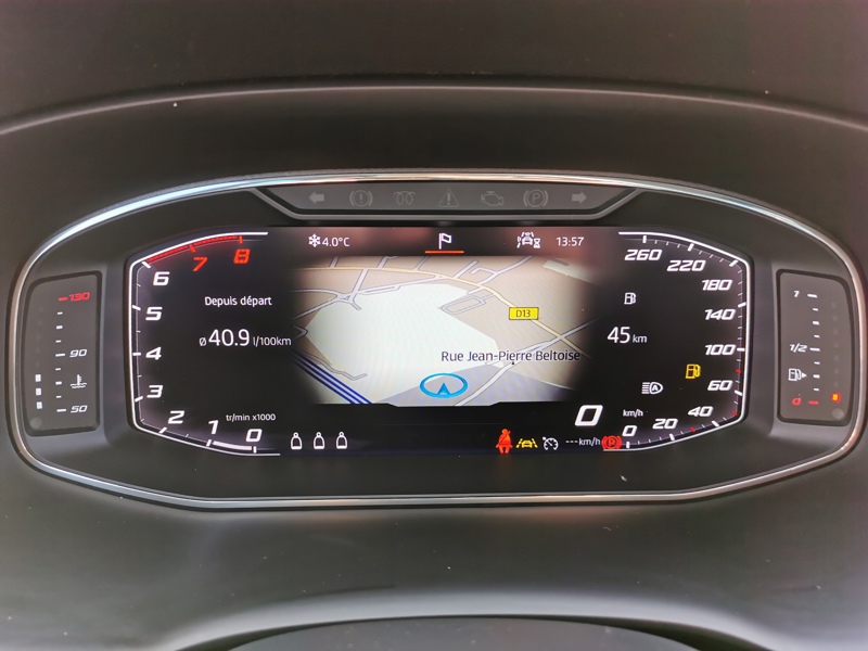 Image Seat ATECA Urban 1.0 TSI 116 ch BMV6  Full Link Gps Bluetooth Clim Bi-zone Caméra Feux auto  