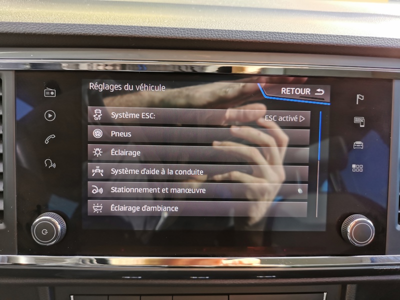 Image Seat ATECA Urban 1.0 TSI 116 ch BMV6  Full Link Gps Bluetooth Clim Bi-zone Caméra Feux auto  