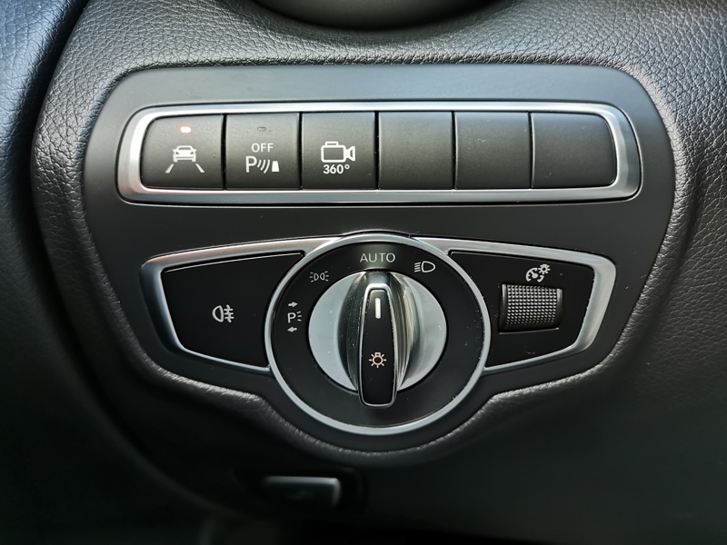 Image Mercedes-Benz GLC SUV 220 d 4MATIC Fascination Toit ouvrant Caméra 360 Coffre électrique Gps Bluetooth Attelage   