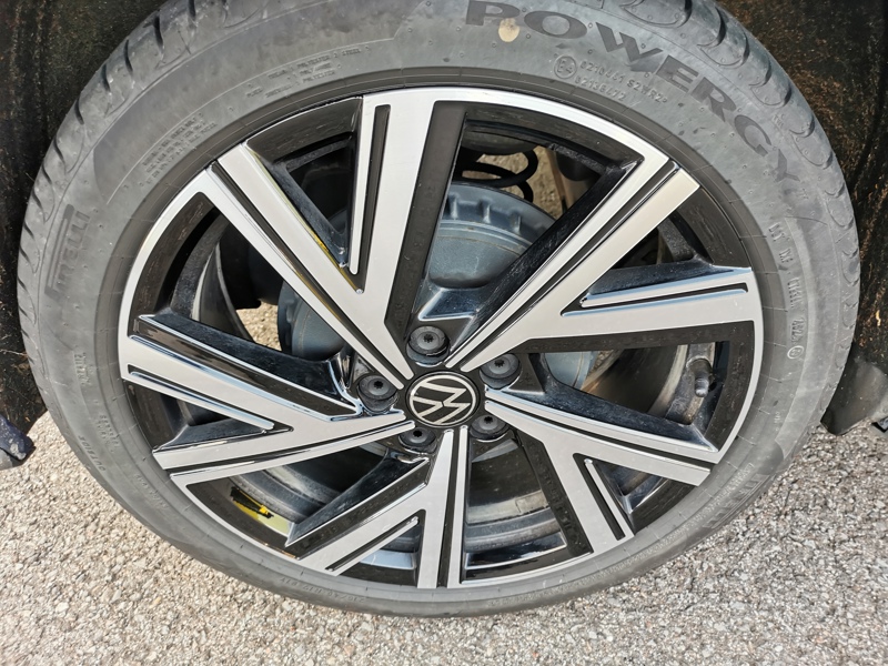 Image Volkswagen POLO VI R-Line 1.0 TSI 95 ch BVM5 Siège chauffant Toit ouvrant Caméra Apple Carplay Clim Bi-zone Beats Démar