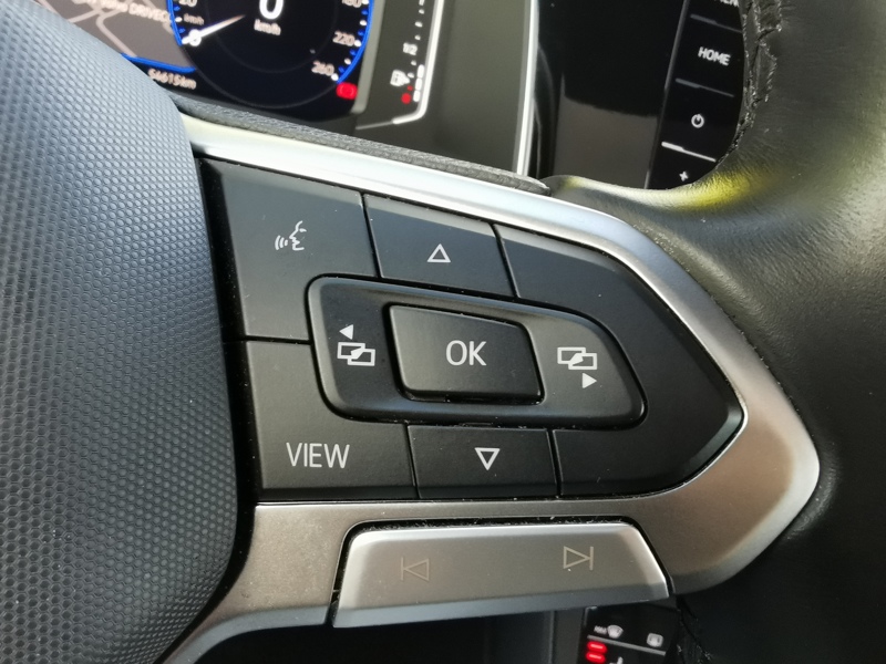 Image Volkswagen POLO VI R-Line 1.0 TSI 95 ch BVM5 Siège chauffant Toit ouvrant Caméra Apple Carplay Clim Bi-zone Beats Démar