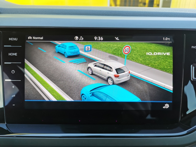 Image Volkswagen POLO VI R-Line 1.0 TSI 95 ch BVM5 Siège chauffant Toit ouvrant Caméra Apple Carplay Clim Bi-zone Beats Démar