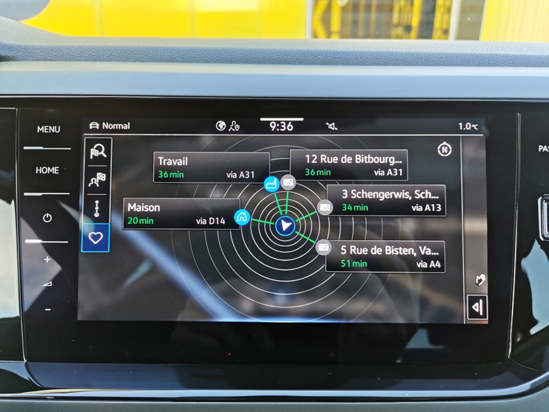 Image Volkswagen POLO VI R-Line 1.0 TSI 95 ch BVM5 Siège chauffant Toit ouvrant Caméra Apple Carplay Clim Bi-zone Beats Démar