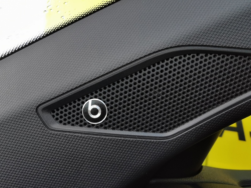 Image Volkswagen POLO VI R-Line 1.0 TSI 95 ch BVM5 Siège chauffant Toit ouvrant Caméra Apple Carplay Clim Bi-zone Beats Démar