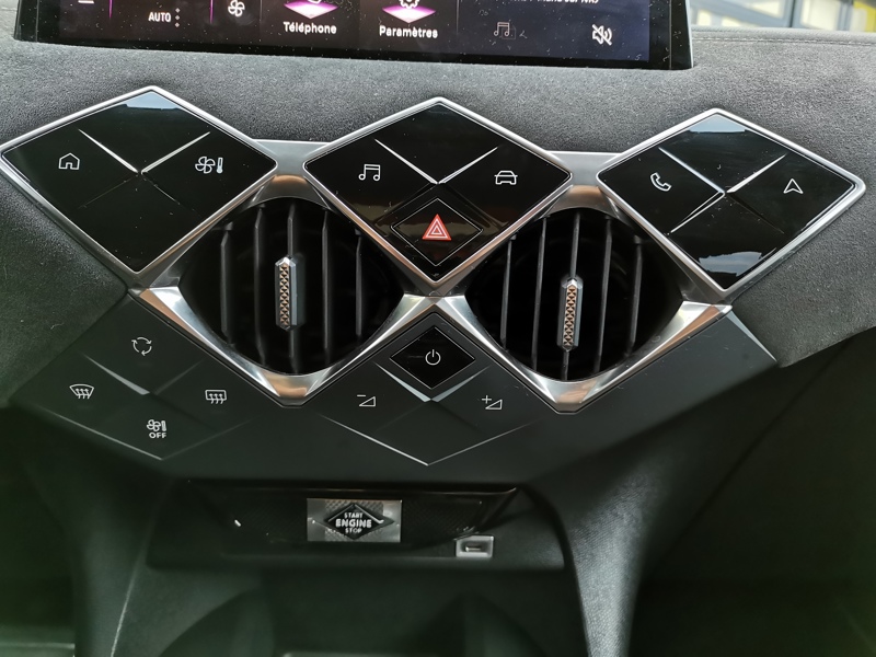 Image DS DS 3 Performance Line + 1.5 BlueHDI 130 ch BVA8 Régulateur/Limiteur Bluetooth Gps Caméra Clim auto  