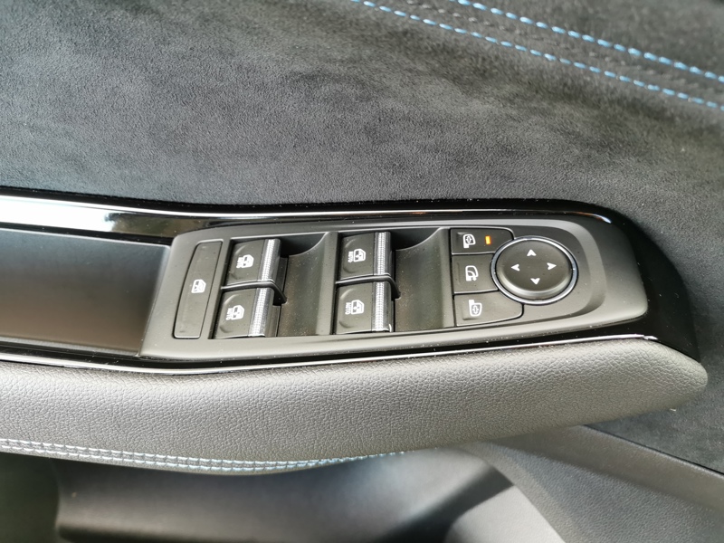 Image Renault AUSTRAL Iconic Esprit Alpine 1.2 E-Tech 200 ch EDC15 Siège chauffant Volant chauffant Coffre électrique Appl