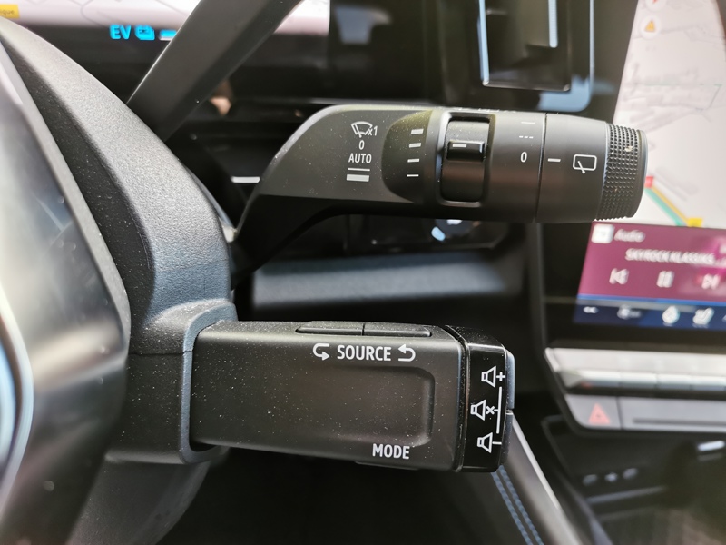 Image Renault AUSTRAL Iconic Esprit Alpine 1.2 E-Tech 200 ch EDC15 Siège chauffant Volant chauffant Coffre électrique Appl