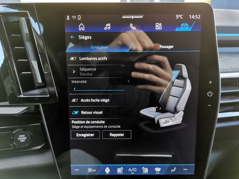 Image Renault AUSTRAL Iconic Esprit Alpine 1.2 E-Tech 200 ch EDC15 Siège chauffant Volant chauffant Coffre électrique Appl