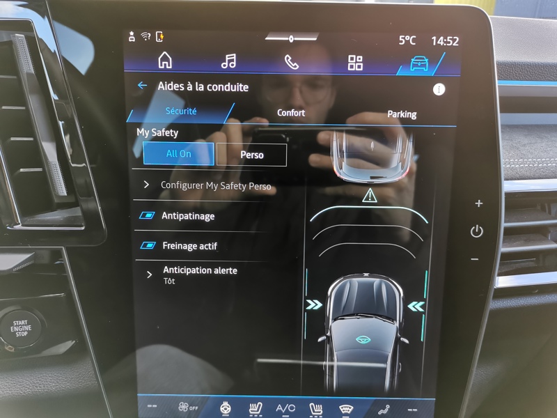 Image Renault AUSTRAL Iconic Esprit Alpine 1.2 E-Tech 200 ch EDC15 Siège chauffant Volant chauffant Coffre électrique Appl