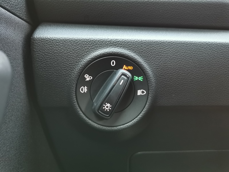 Image Volkswagen T-ROC Life Business 2.0 TDI 116 ch BVM6 Clim auto Bi-zone Bluetooth Gps Caméra  