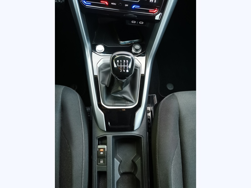 Image Volkswagen T-ROC Life Business 2.0 TDI 116 ch BVM6 Clim auto Bi-zone Bluetooth Gps Caméra  